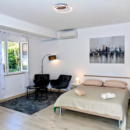 Blu Infinito Apartment&Studios Rovinj Exterior photo