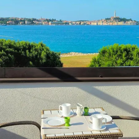Blu Infinito Apartment&Studios Rovinj Exterior photo